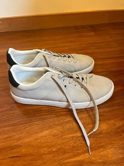 Sapatilhas Lefties Tamanho 45 – Desgastadas mas funcionais