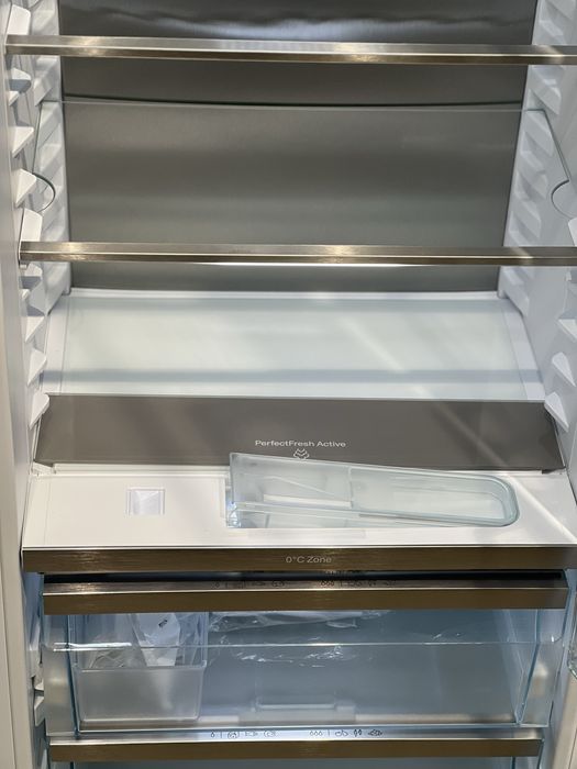 Вбудований холодильник K 7773 D. WI-FI/ Полиці що освітлюються/ TOP 24