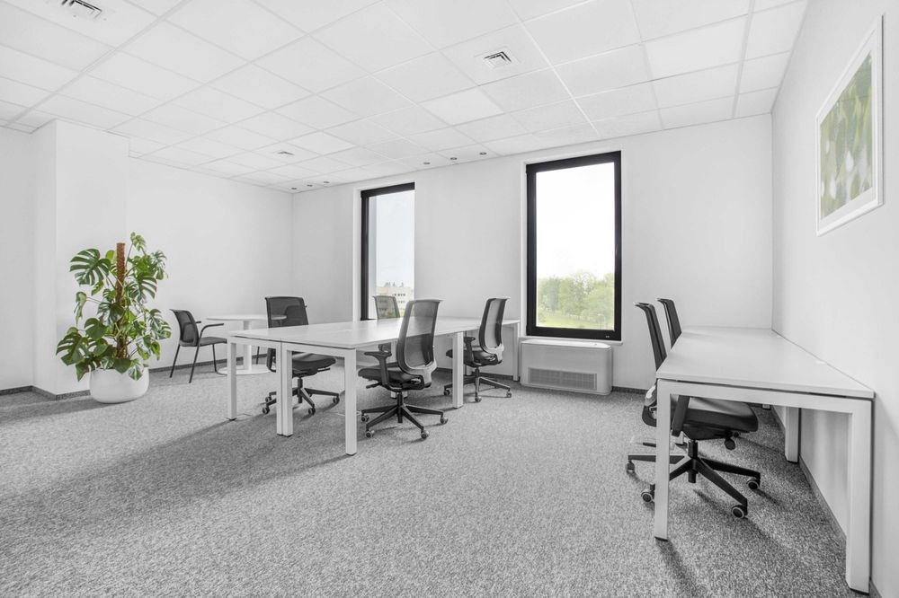 Wynajem biura w Warszawie:Znajdź 3-4- osobową w Regus Witosa Point