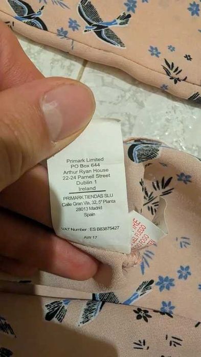 Blusa com pássaros andorinhas azuis larga simples