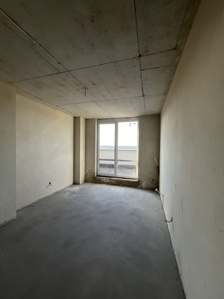 Продам 4 кімнатну квартиру з терасою 27 м.кв.