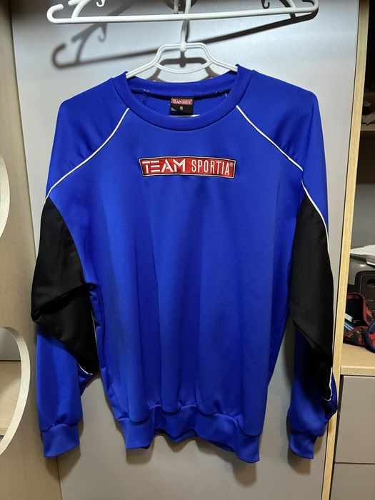 продаю кофту team sportia синього кольору