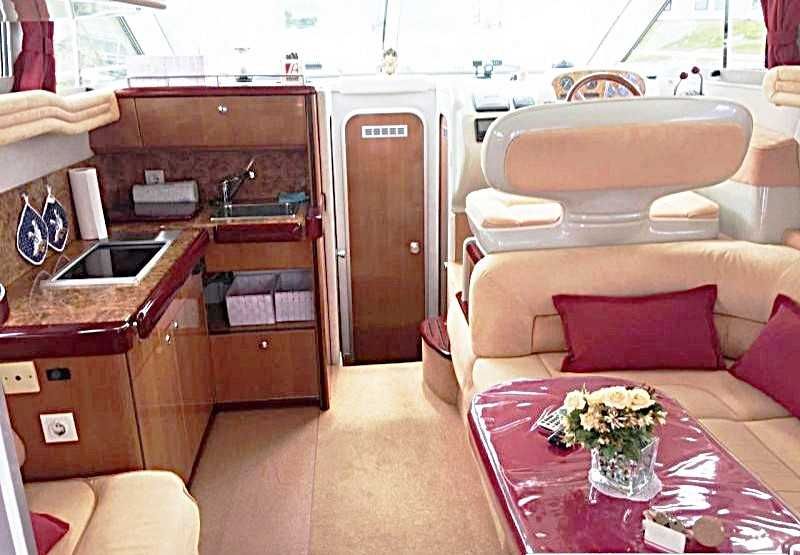 Jacht motorowy Sealine fly33, 400 KM diesel, 2 kabiny sypialne