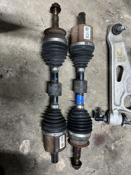 Ричаг правий шевроле болт 2017-2021