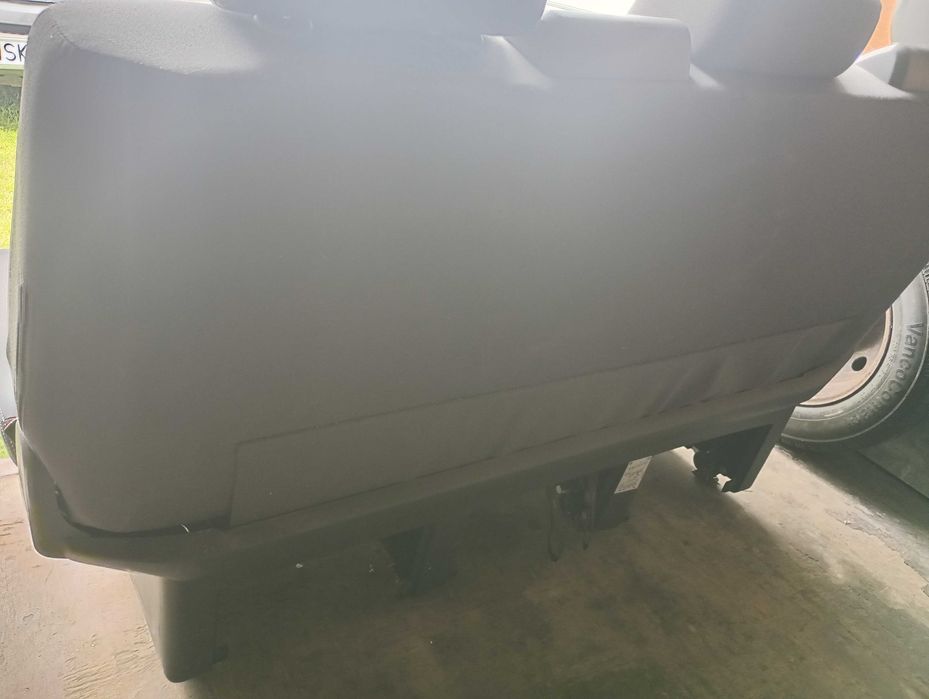 Fotel 3 osobowy VW Multivan T5/T6