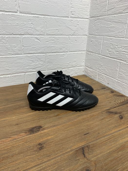 Футбольная обувь Adidas оригинал 42.5 бутсы шиповки сороконожки