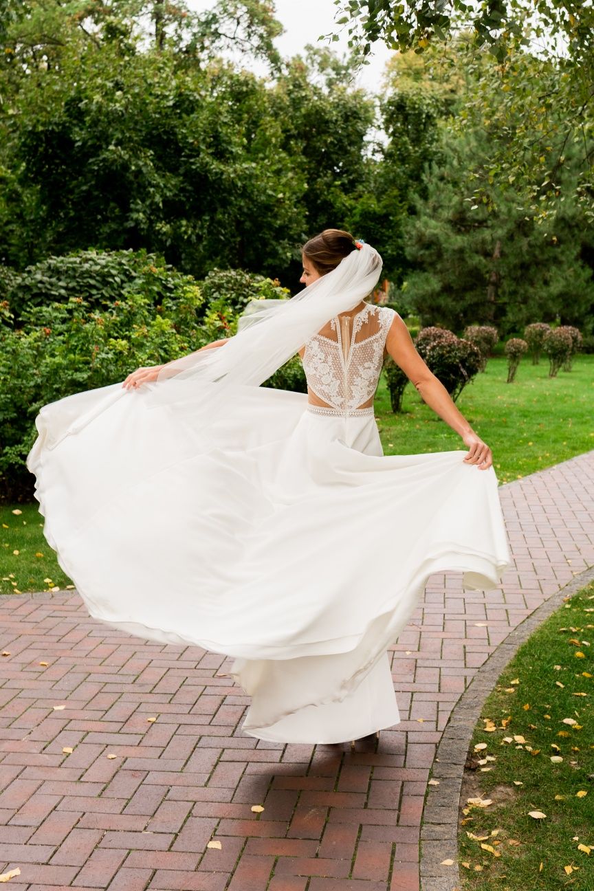 Стильна Весільна сукня, як задарма. Легка повітряна, S, дешево