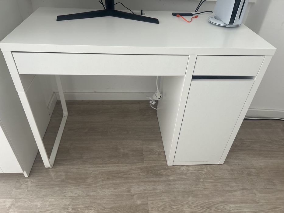 Secretária IKEA branca