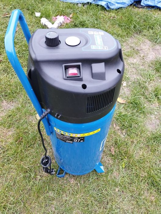 Kompresor pionowy HC50V Scheppach