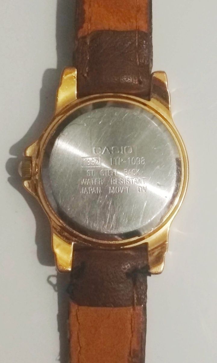 Часы "Casio", женские