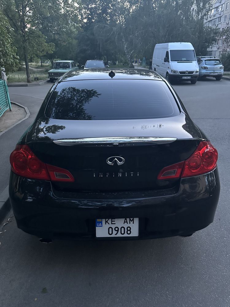 Infiniti G25 2010 торг