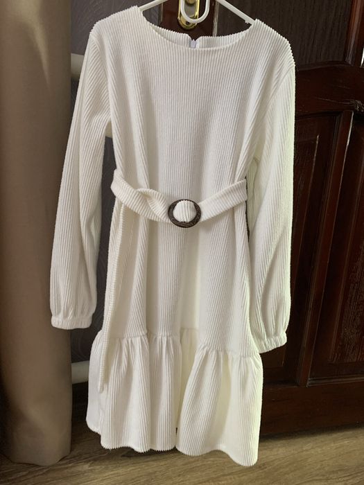 Дитяче плаття біле