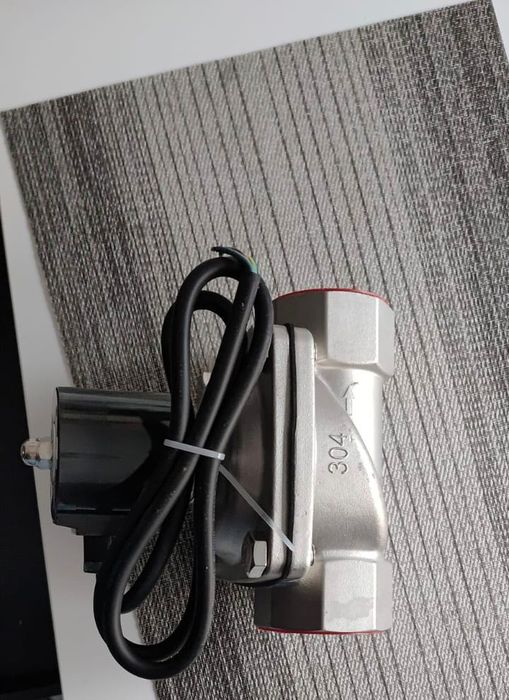 Elektrozawor dwu calowy