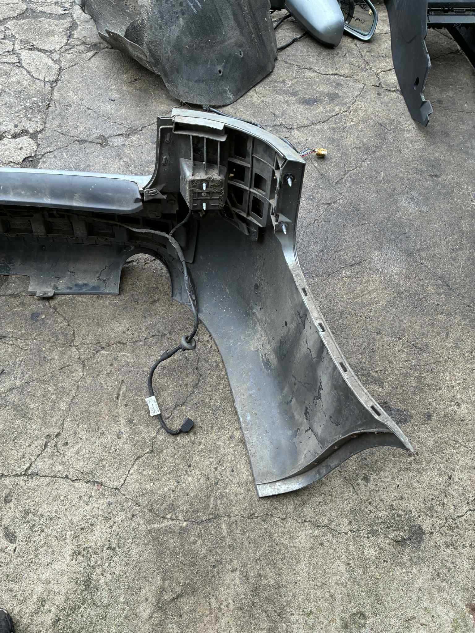 zderzak tył tylny pdc czujniki audi a4 b7 avant kombi LY7G