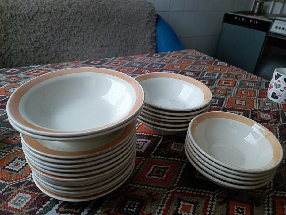 Набір посуду новий
