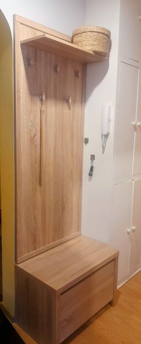 Wieszak na ubrania Kaspian używany