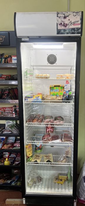 Холодильна вітрина вертикальна