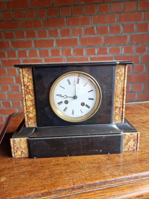 Marmurowy francuski zegar