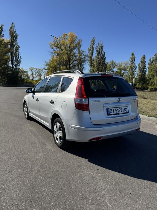 Hyundai i30 2010 року універсал 1.4 газ бензин