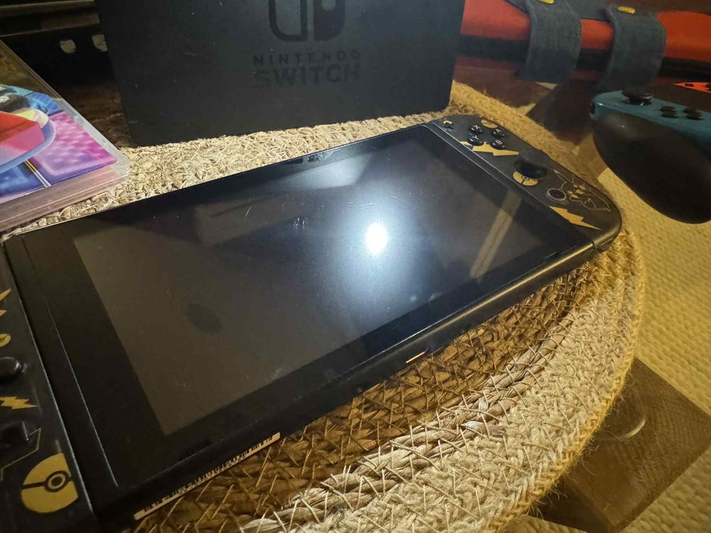 Nintendo Switch - 4 kontrolery, kierownice, karta 256gb, MARIO, dodatk