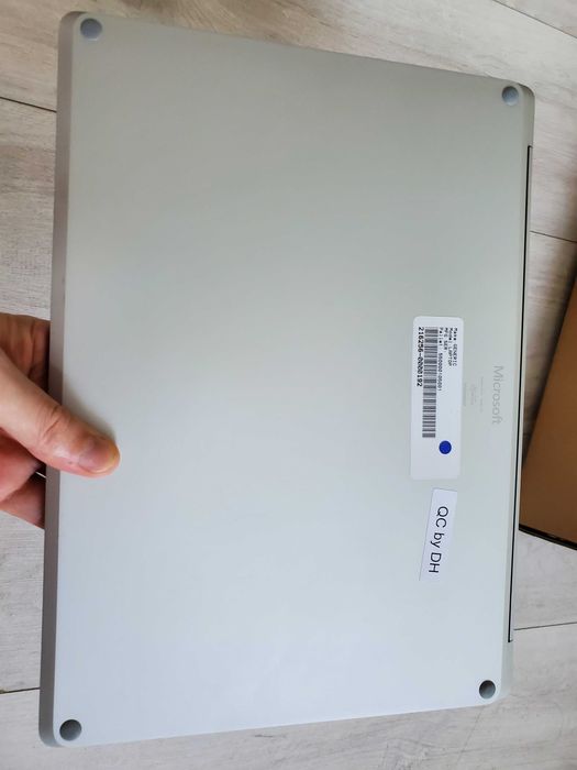 Microsoft Surface Laptop 2 1782 13.5" QHD M3-7Y30 SSD 128Gb RAM 4Gb