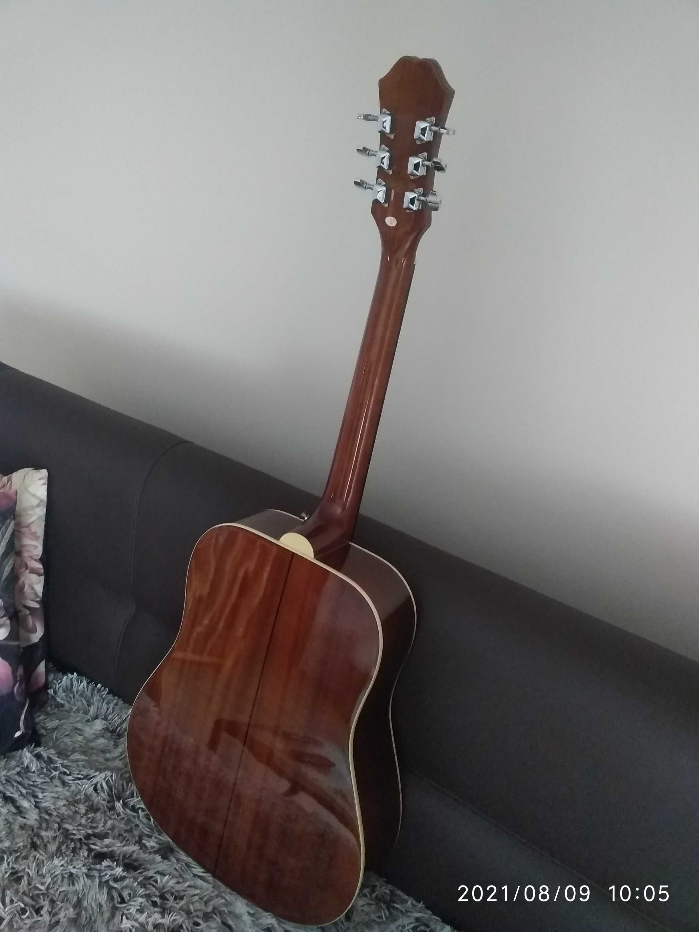 Gitara akustyczna Epiphone z akcesoriami