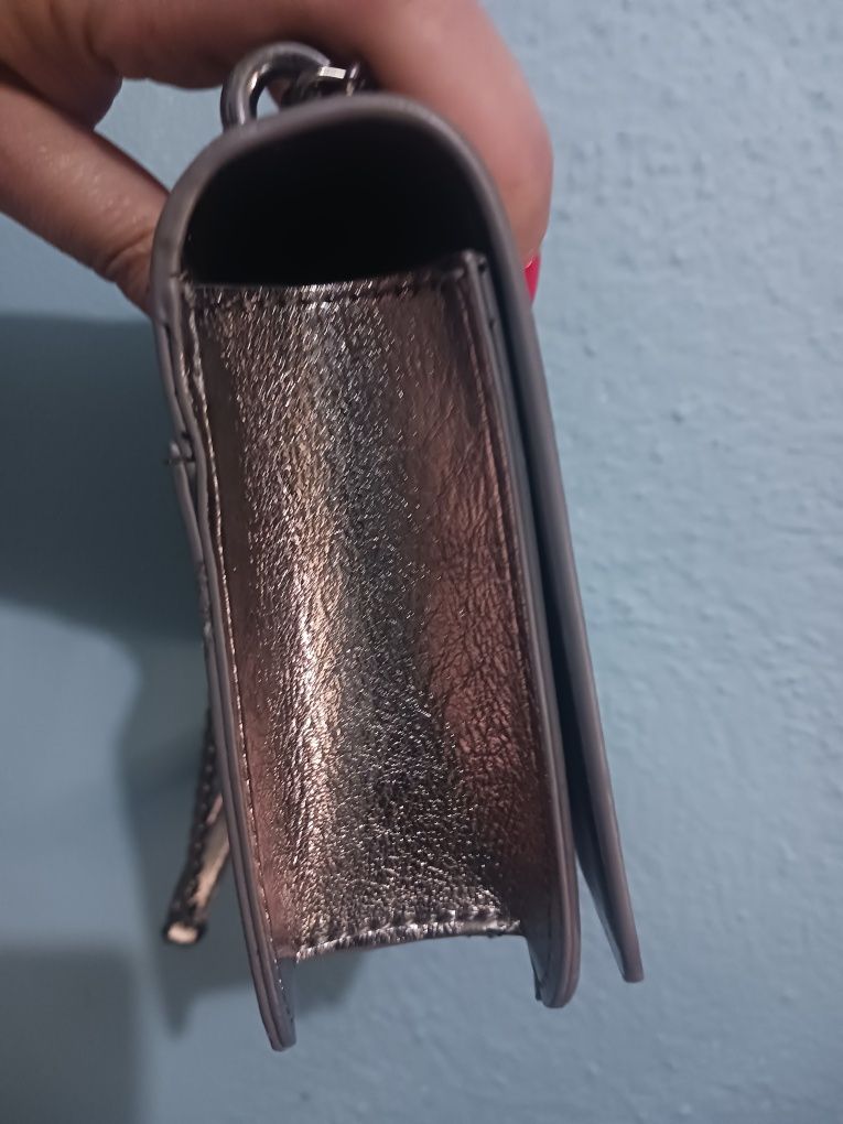 Mala sra pequena ideal para cerimonia