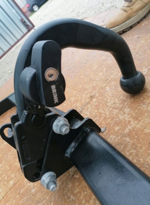 Sprzedam Hak holowniczy Golf V, VI