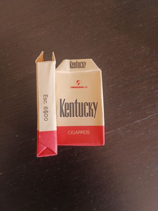 2 Pacotes de tabaco Kentucky - vazio