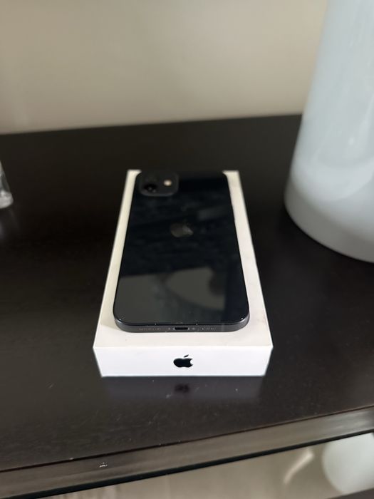 Iphone 12  telemovel