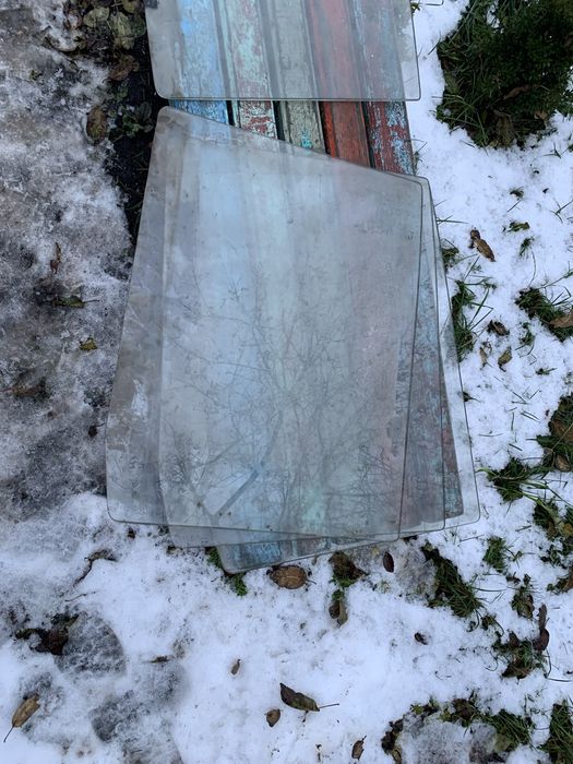 Стекла дверные боковые форточка ВАЗ классика Жигули оригинал