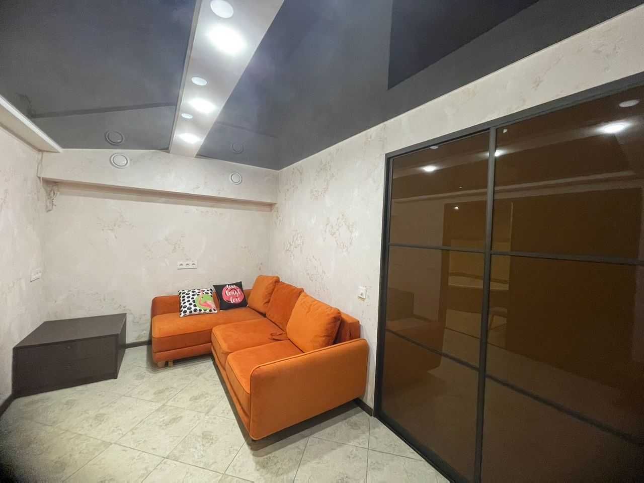 Без% 1 к, 54м, 1 п,продаж,вул. Костанайська  сталінка  м "Деміївська"