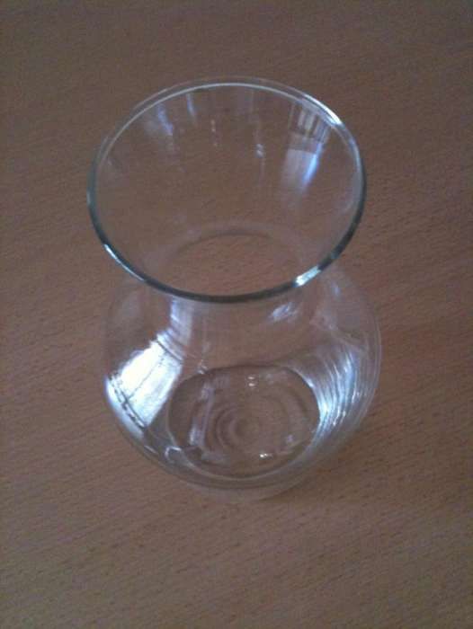 Garrafa + 2 copos em vidro, estão como novos