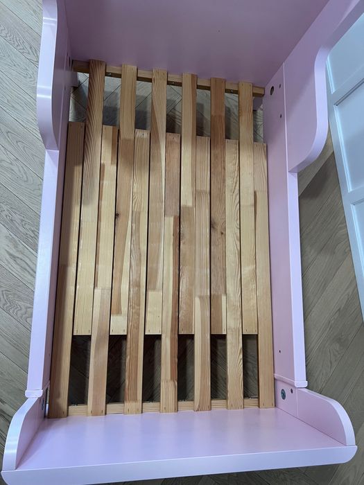 Różowe łóżko dla dziewczynki , rozsuwane rośnie razem z dzieckiem