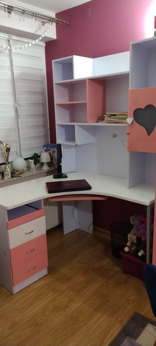 Biurko dla dziewczynki