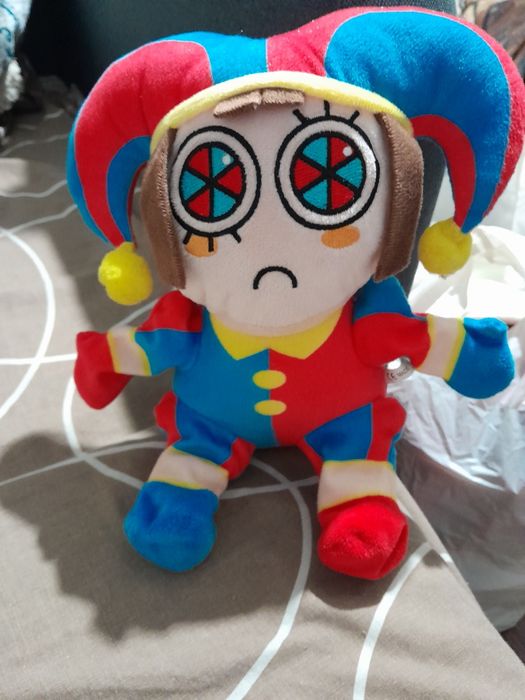 Мягкая игрушка девочка Помни Удивительный цифровой цирк, 26 см .