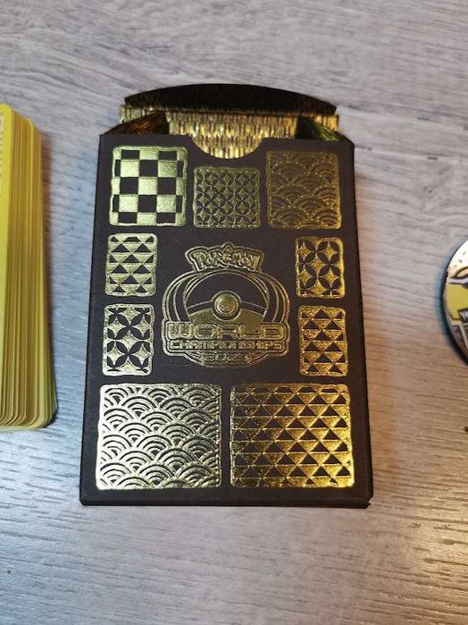 pokemon zestaw akcesorii do gry kolekcjonerskiej Yokohama JAPONIA 2023