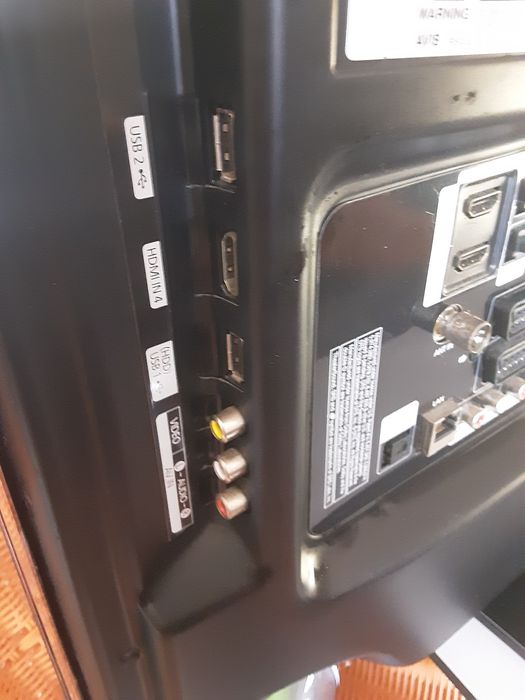 Tv samsung lcd 101 polegadas AVARIADA