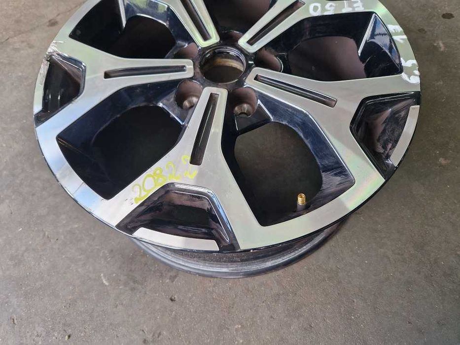 Dacia Duster Felga Aluminiowa 6.5x17  5x114.3  ET50