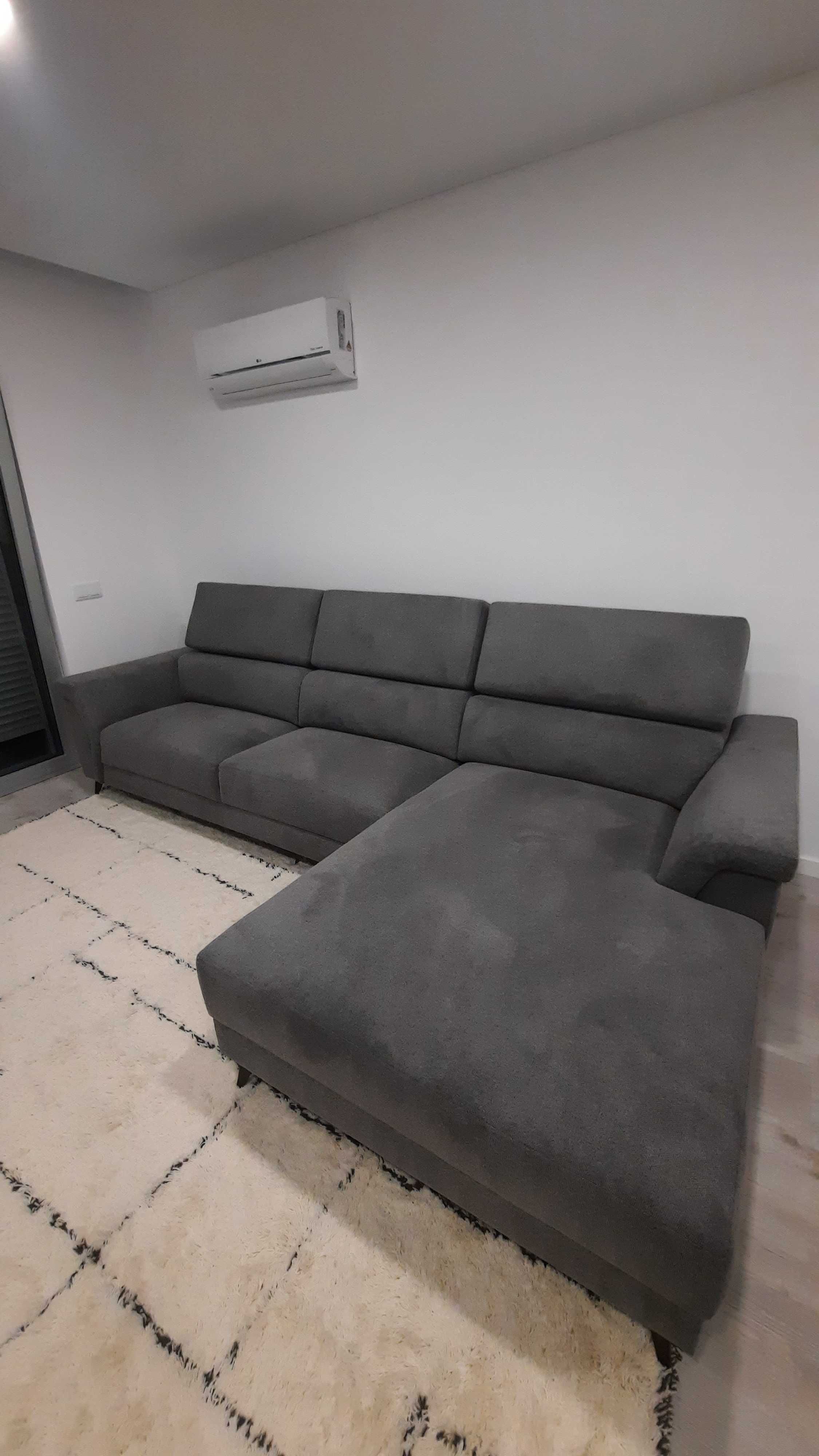 Sofá chaise longue novo