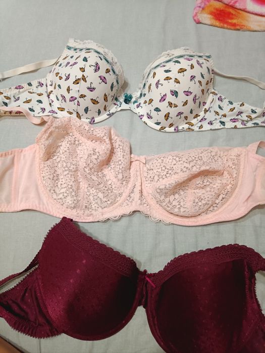 Бюстгальтери красиві