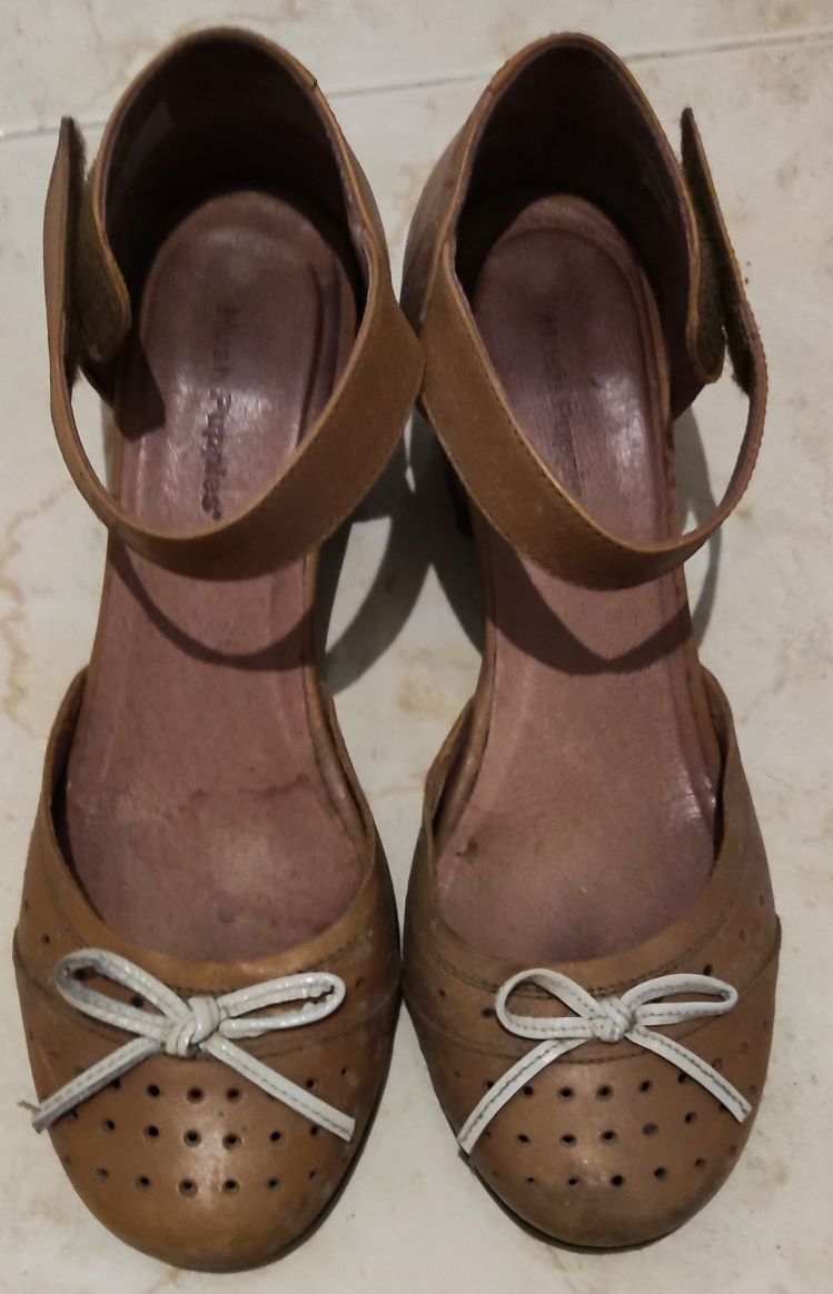 Da.nSandálias usadas mas em bom estado. Calça 38/39.