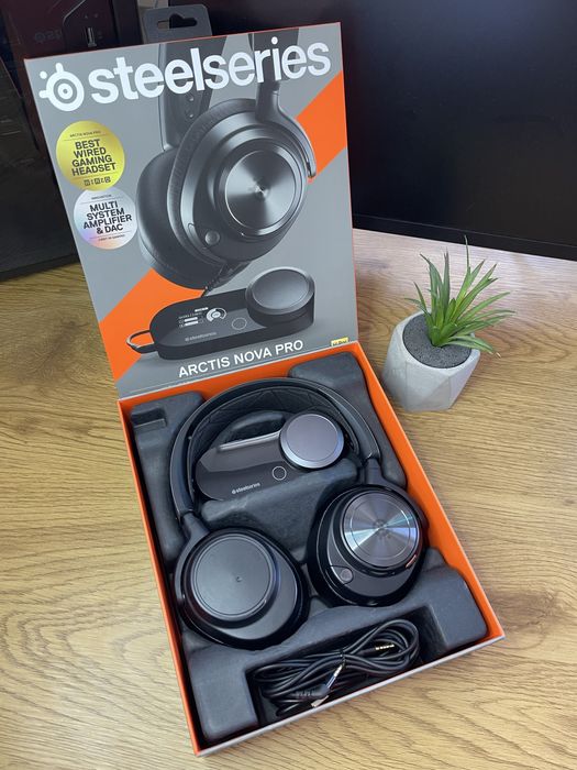 Навушники SteelSeries Arctis Nova Pro Київ