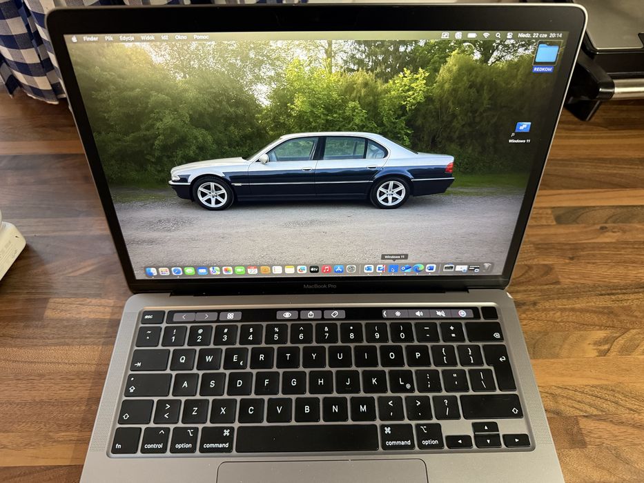 macbook pro 13 2020 rok 111 cykli jak nowy+ windows 11