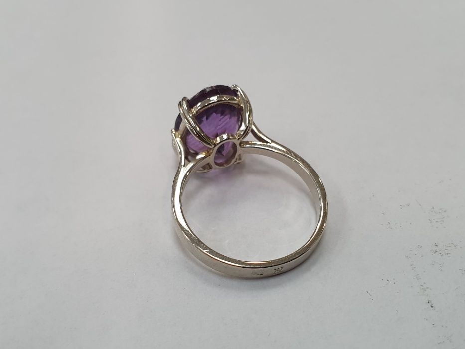 Złoty pierścionek/ 585/ 5.18 gram/ R20/ Białe złoto