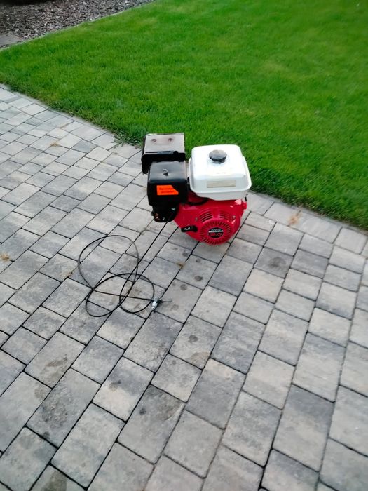 Silnik spalinowy Hondy gx 270