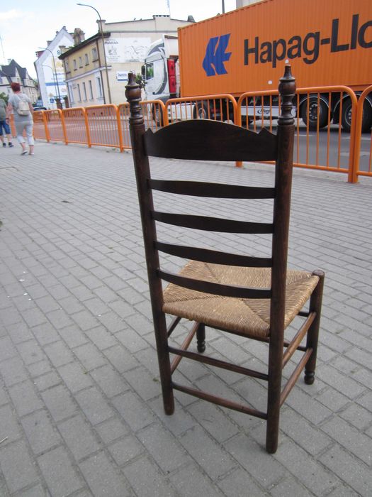 stare krzesło antyk siedzisko wyplatane z sitowia