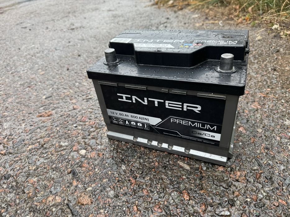 Срочно !!! Почти Новый акамулятор 100 Ам 60 АМП.  62 АМП