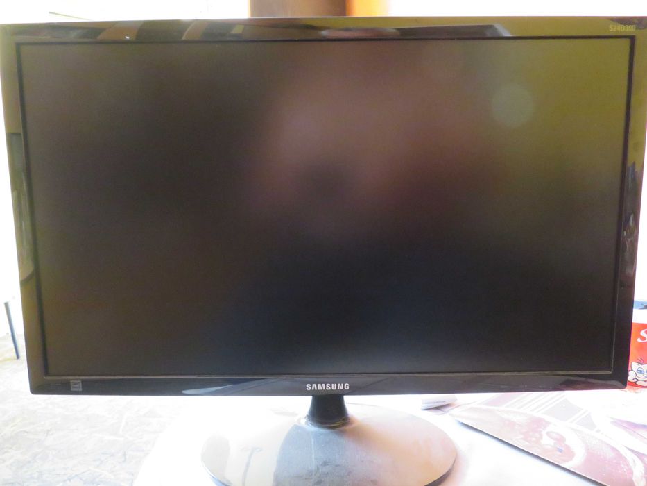 Monitor Samsung  S24D300H