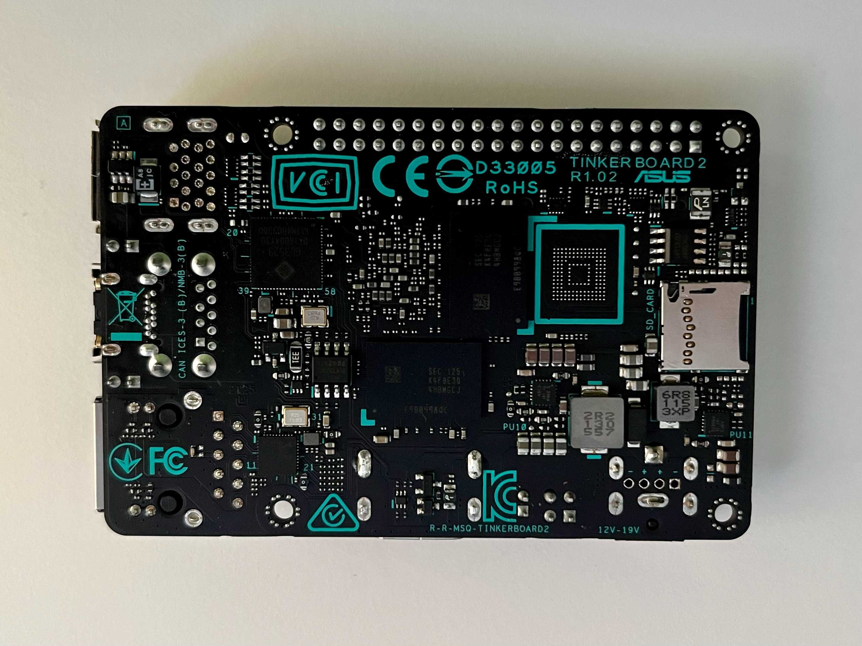 Одноплатний комп'ютер Asus Tinker Board 2